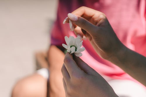 出轨挽回婚姻的做法 出轨挽回婚姻的做法