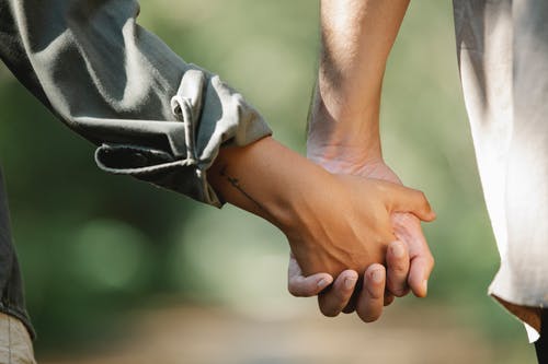 男友说我任性累了要分手怎么挽回 男友说我任性累了要分手怎么挽回