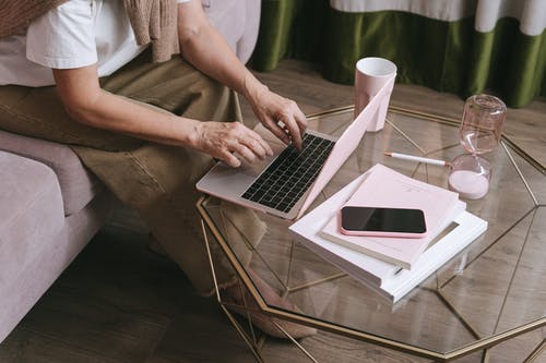 后悔没有珍惜一个女生还能挽回吗 后悔没有珍惜一个女生还能挽回吗